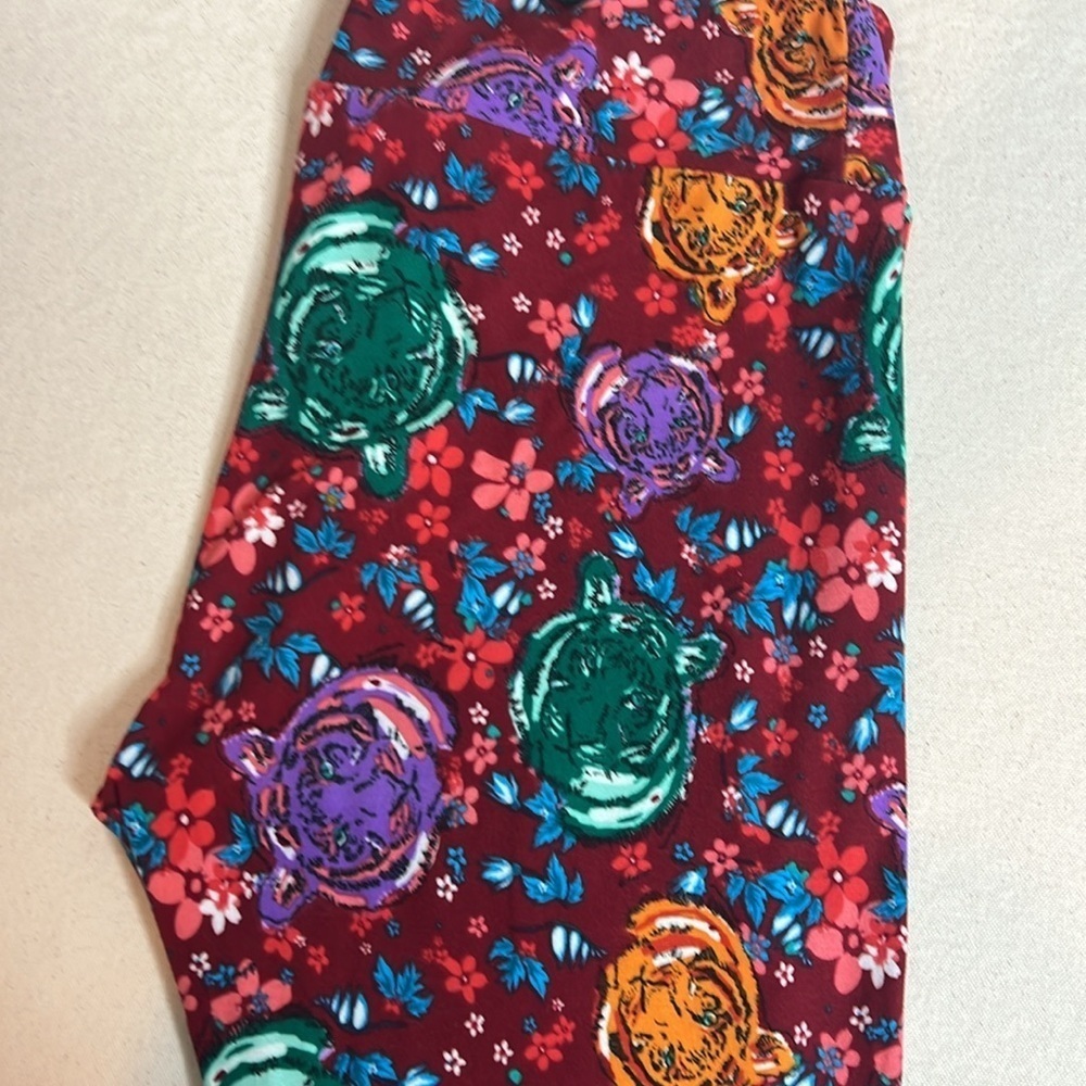 🛍️ 4 for $25 Fierce & Floral - Tiger Print Leggings - Picture 5 of 7